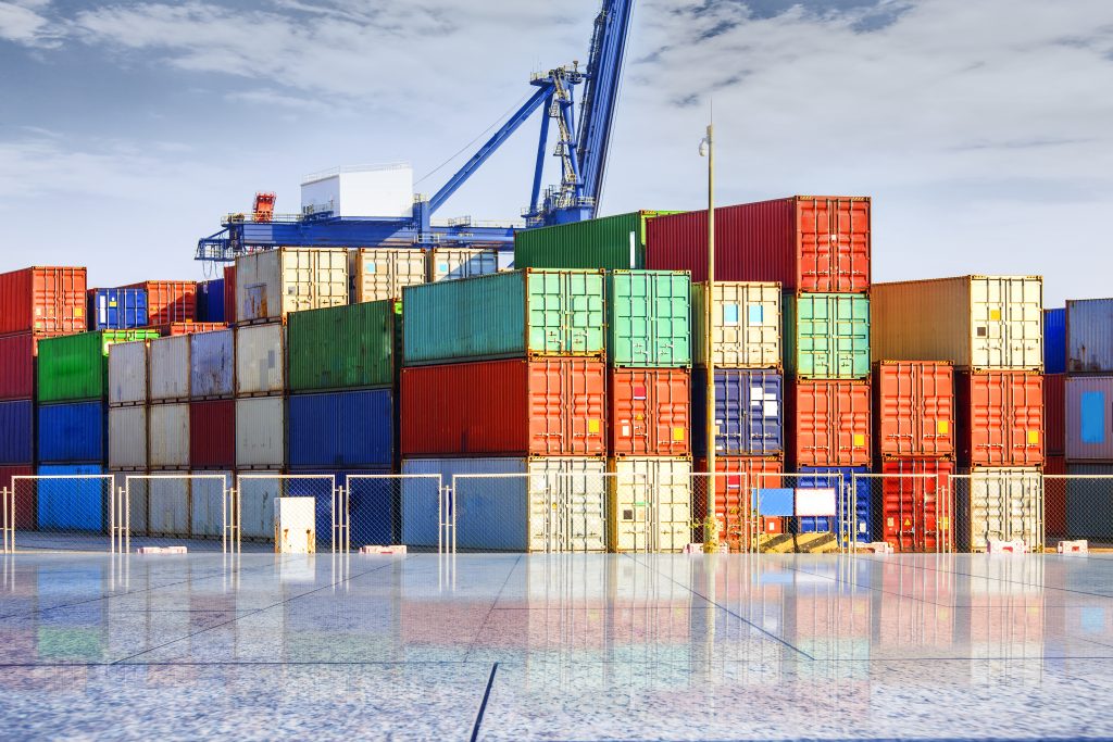 Tại sao CY-CY được sử dụng trong các giao dịch vận tải hàng hóa?
